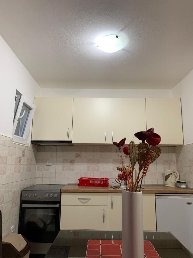 Apartments Marija Тиват Стая снимка