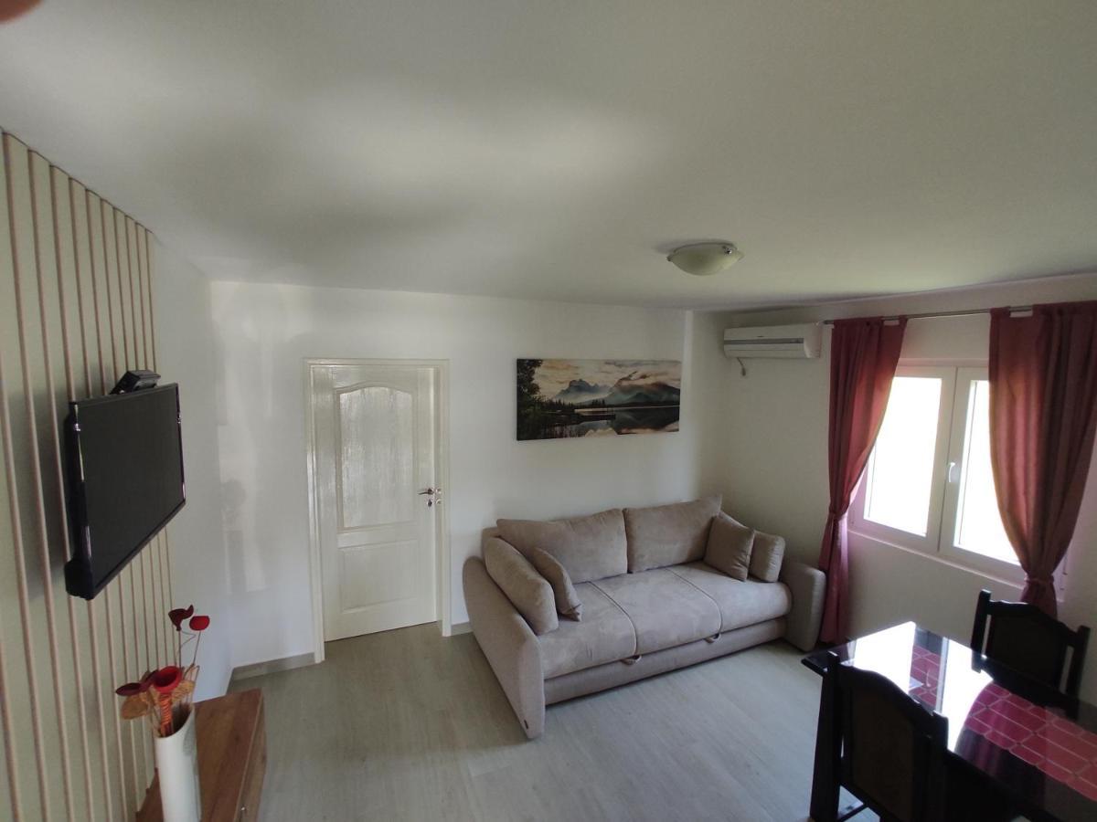 Apartments Marija Тиват Екстериор снимка