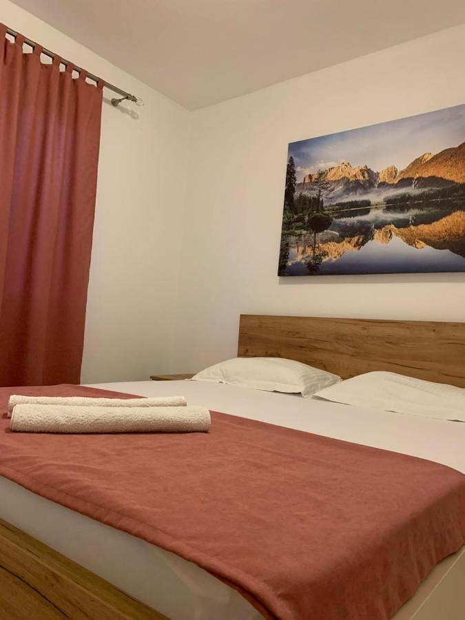 Apartments Marija Тиват Екстериор снимка