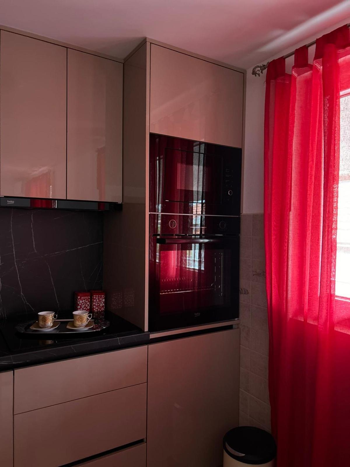 Apartments Marija Тиват Екстериор снимка