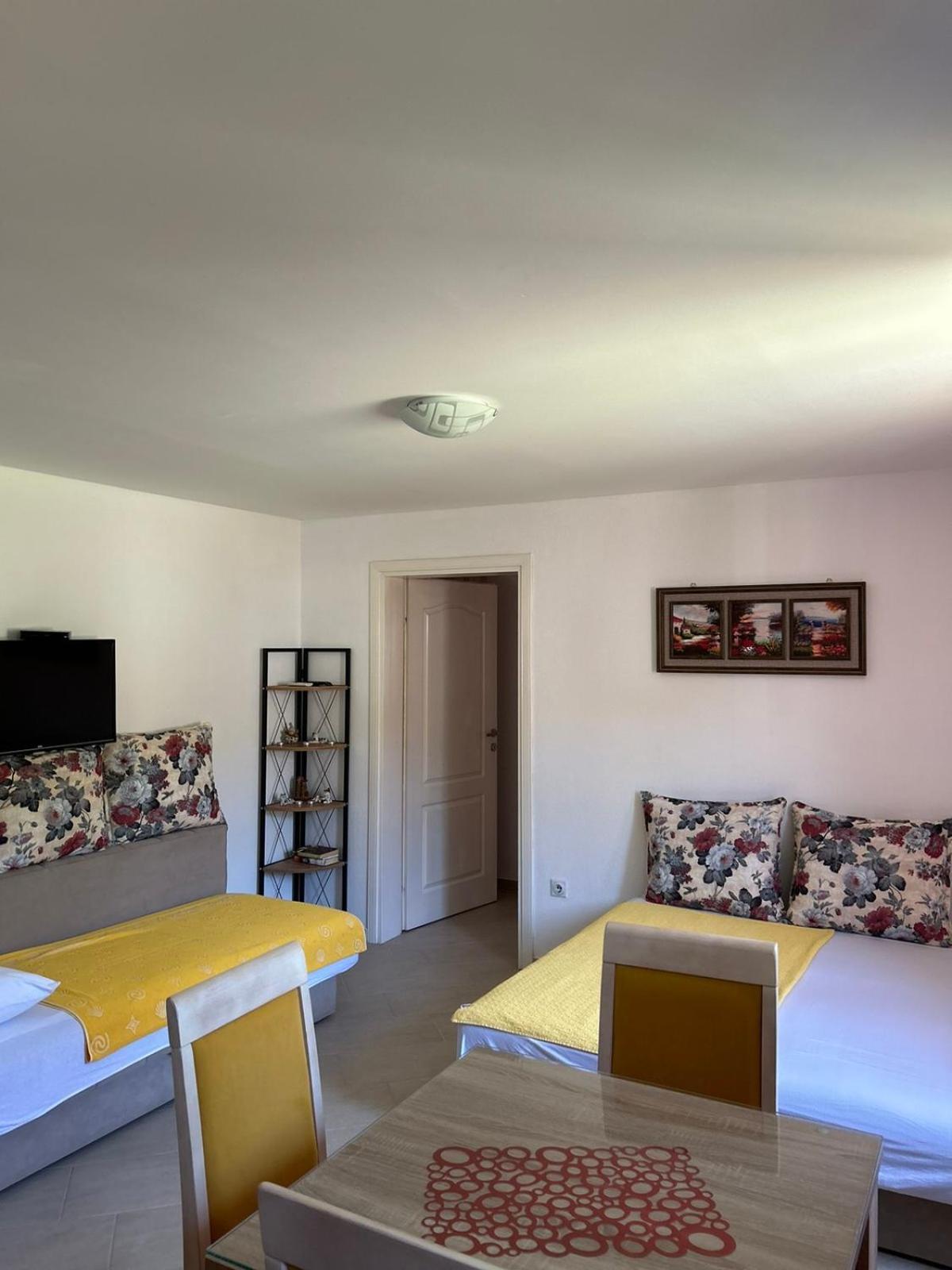 Apartments Marija Тиват Екстериор снимка