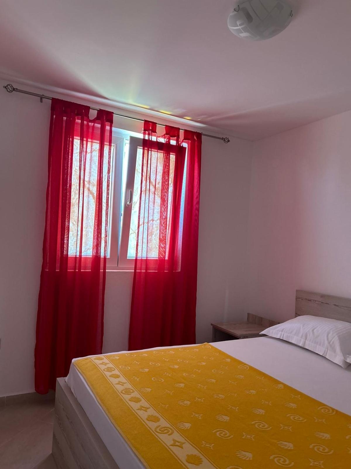 Apartments Marija Тиват Екстериор снимка